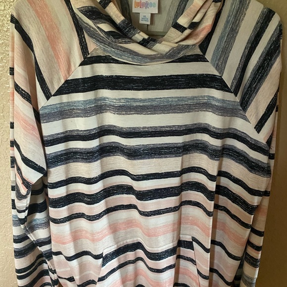 Lularoe Amber and Eliza pullover hoodies either NWT or NWOT. Size XL-2X - Picture 13 of 15
